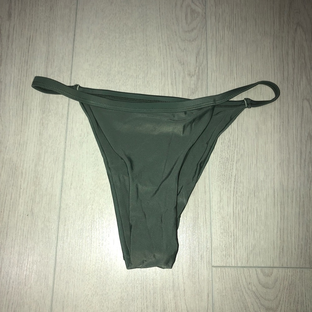 Bikini Bottoms: Cheeky Style